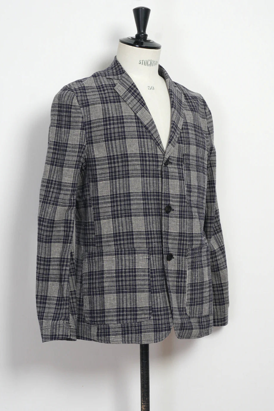 CHARLIE Easy Three Button Blazer
