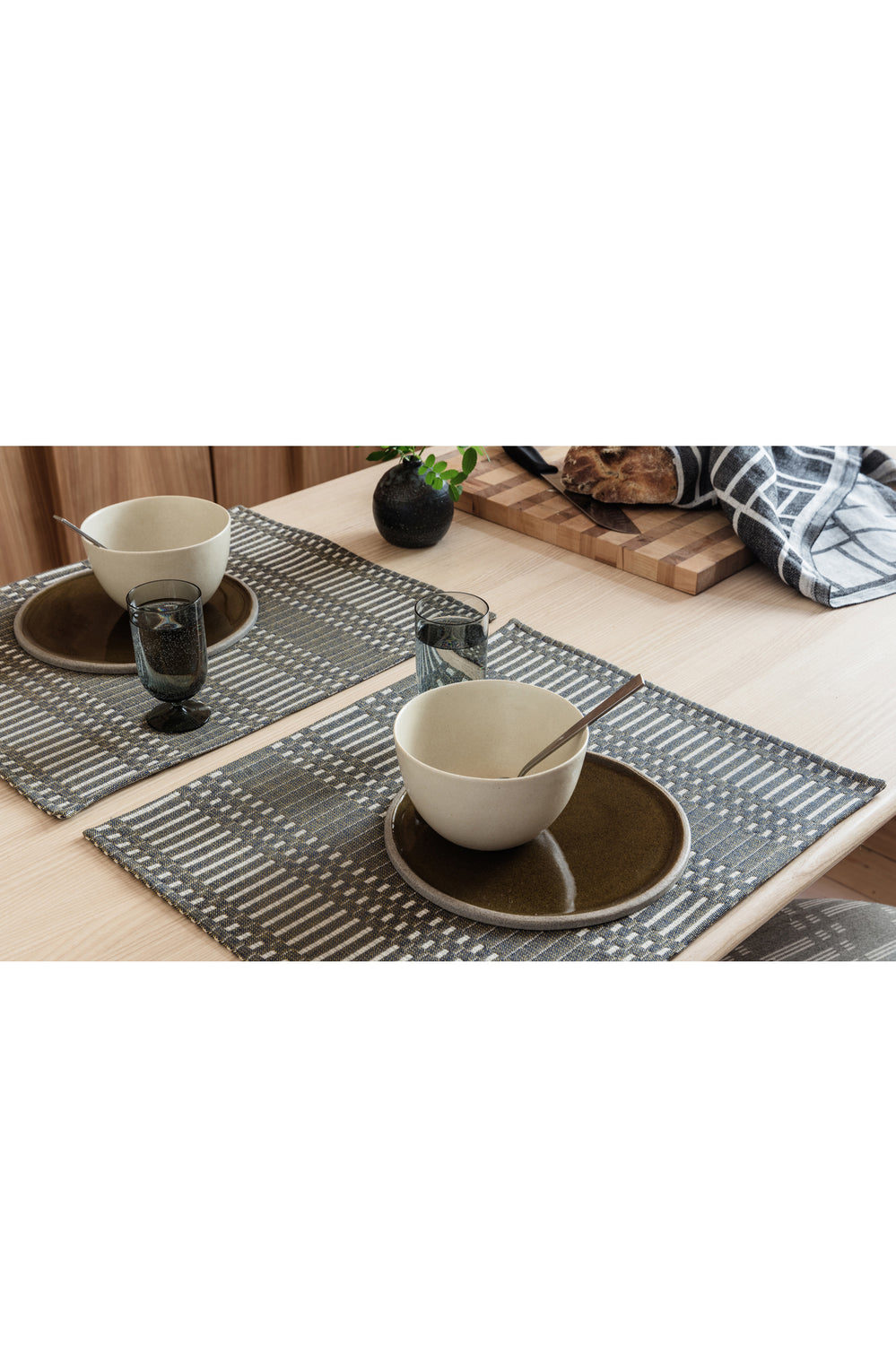 Nereus Placemat Lead