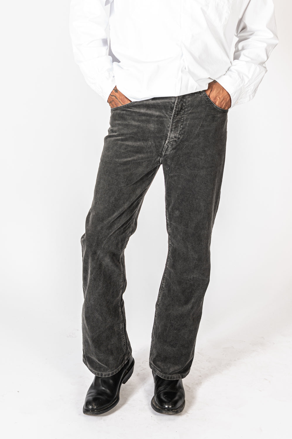 546 Flare-R2 : Corduroy Pants Charcoal