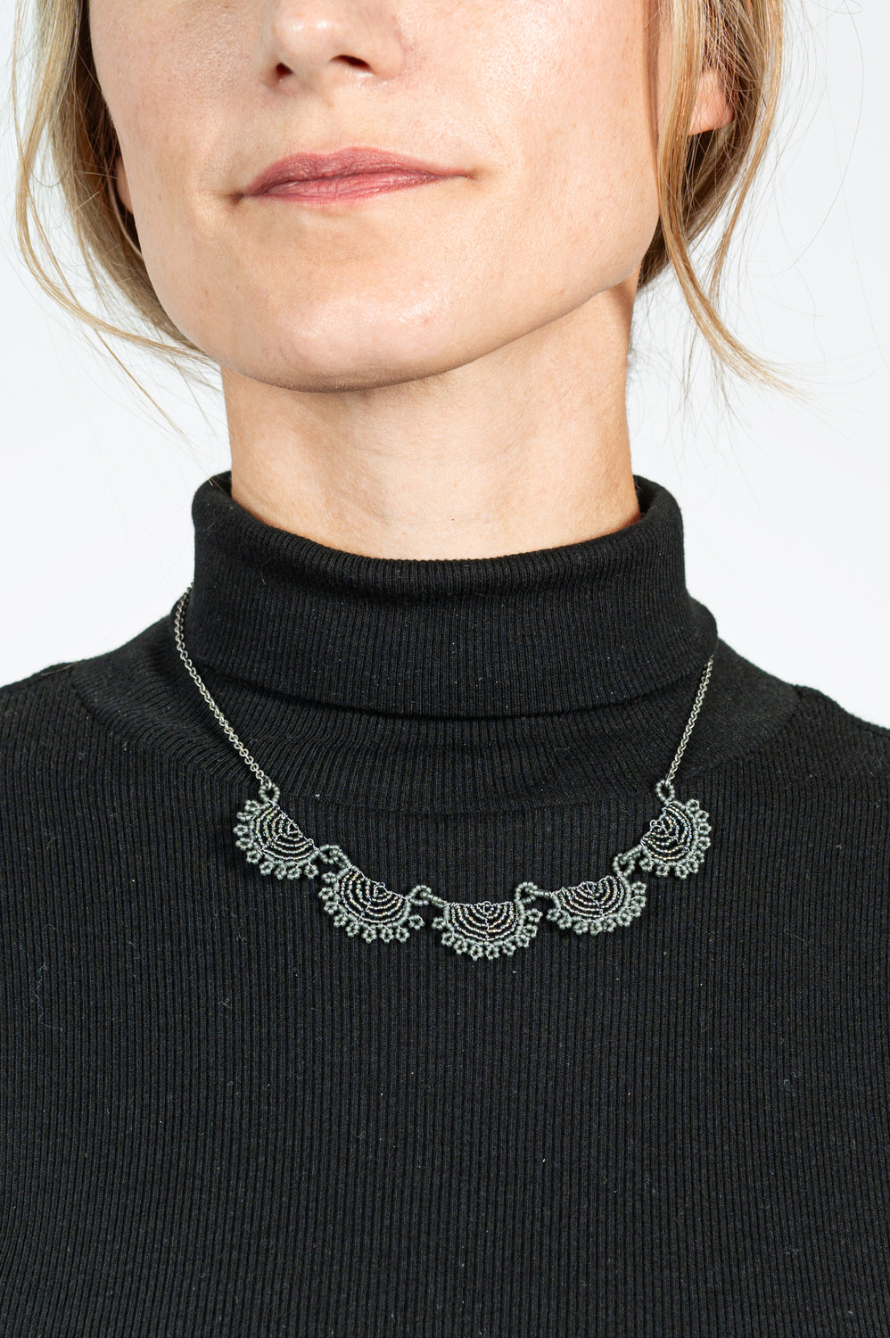 Ripple Lace Petit Necklace Blue Gray