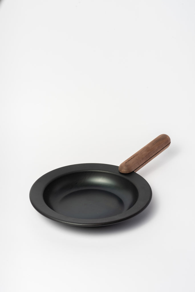 JIU Iron Frying Pan with Wood Handle