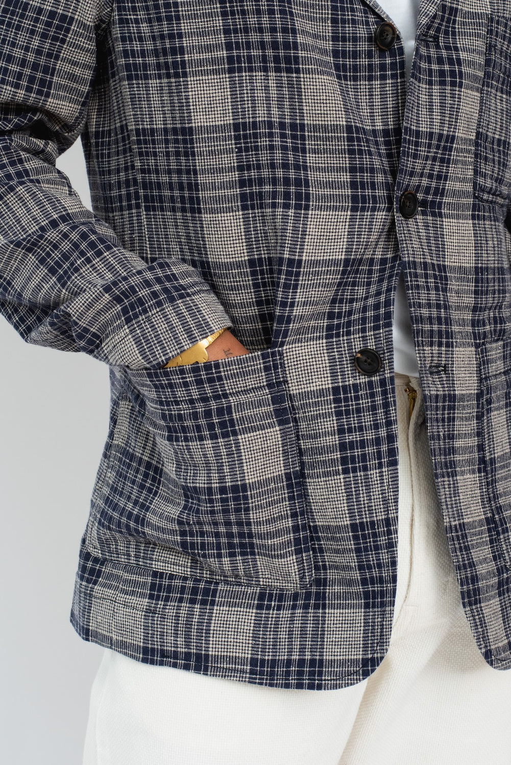 CHARLIE Easy Three Button Blazer