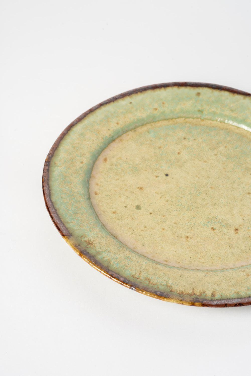 Medium Rimmed Plate