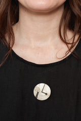 Scratch Brooch Small Circle 02