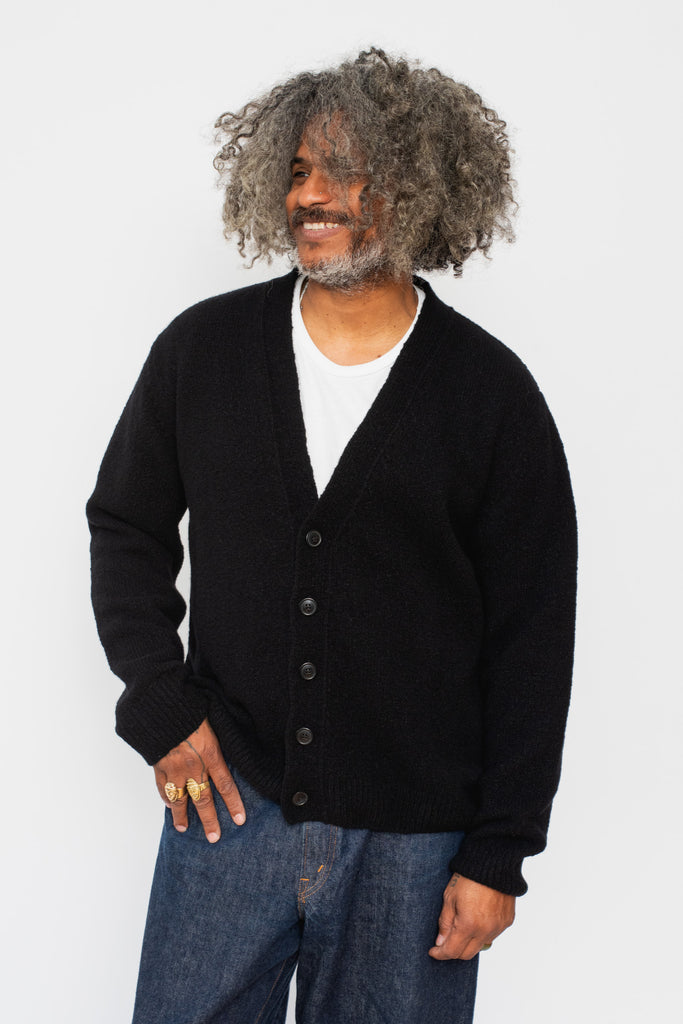 LEANDER Classic Cardigan Black