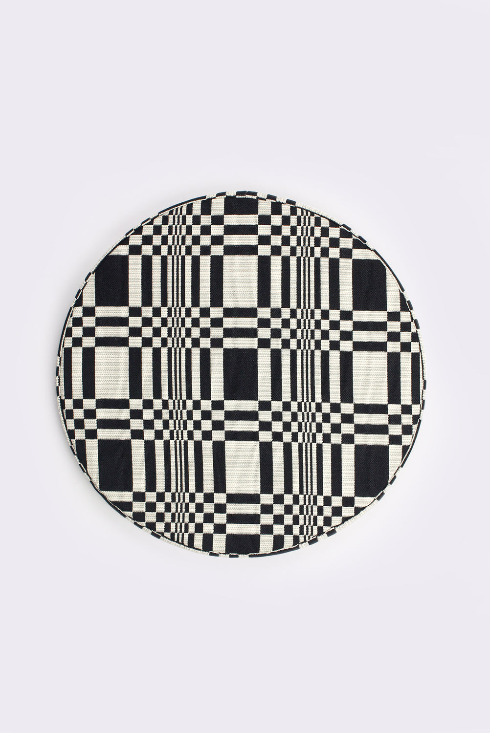 Round Doris Cushion, Black (A)