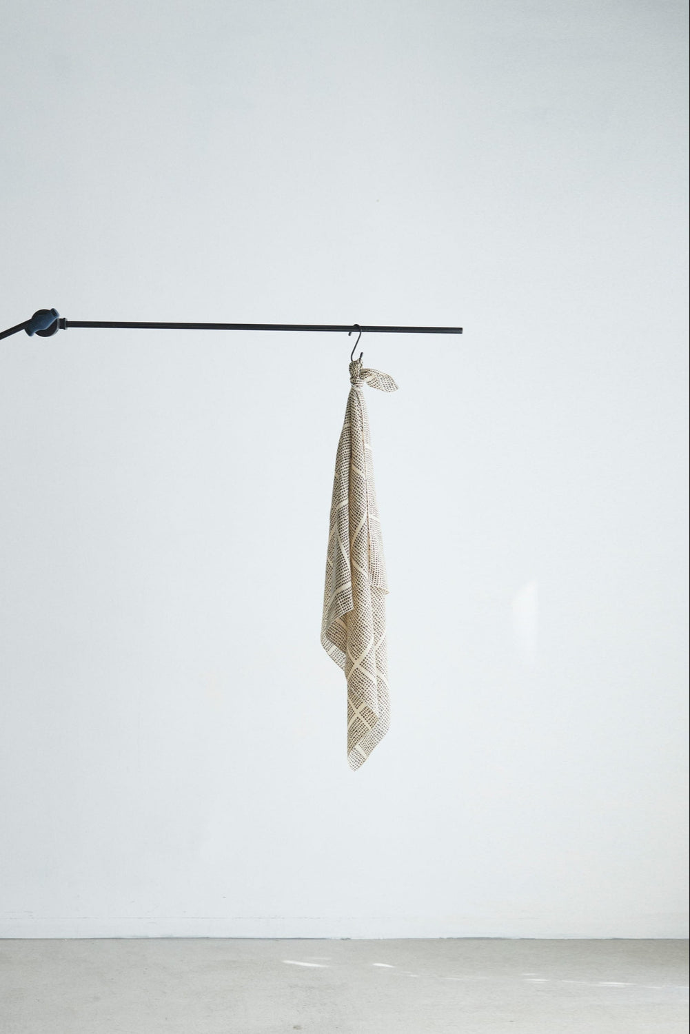 Seed Check Cream Scarf