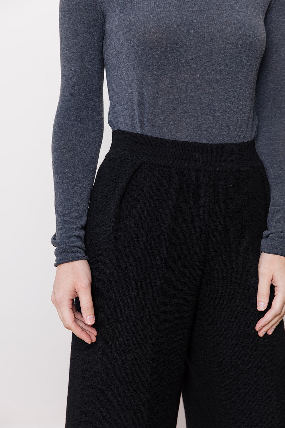 Wool Knit Cropped Pants Black