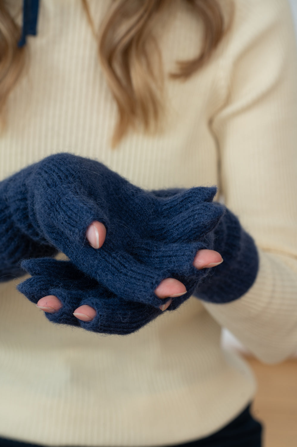 IO Wool Gloves Blue