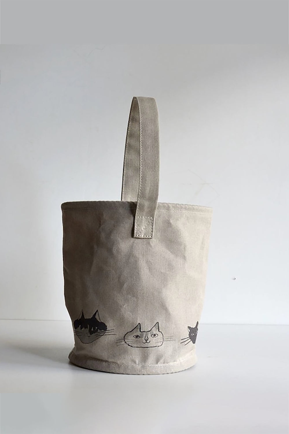 Toranekobonbon BAILER Shoulder Bag