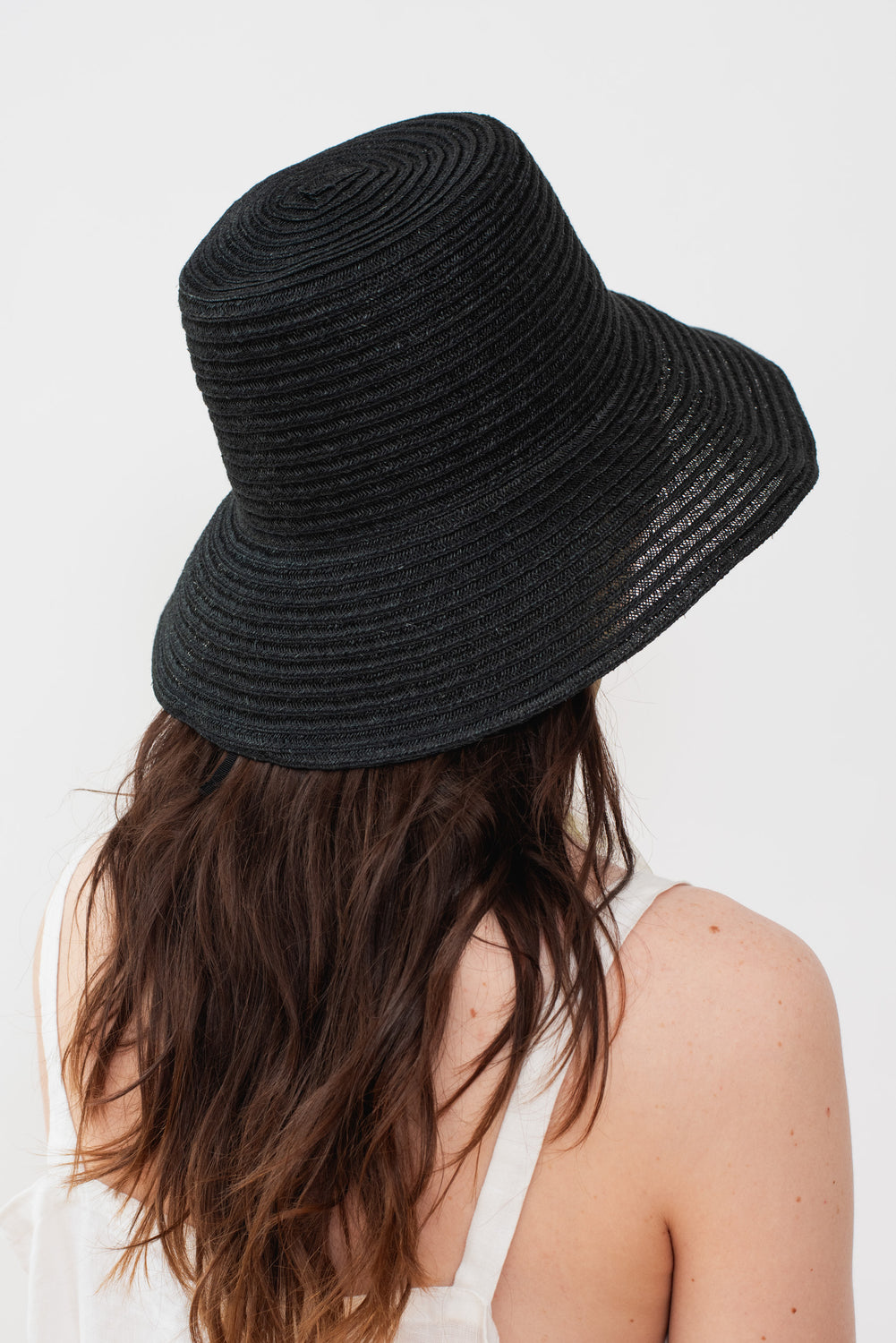 LEO Hat Black