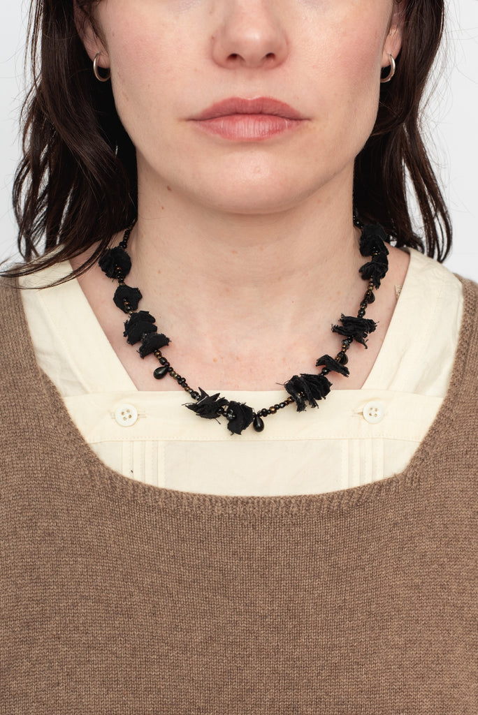 Cloth and Beads Necklace Black