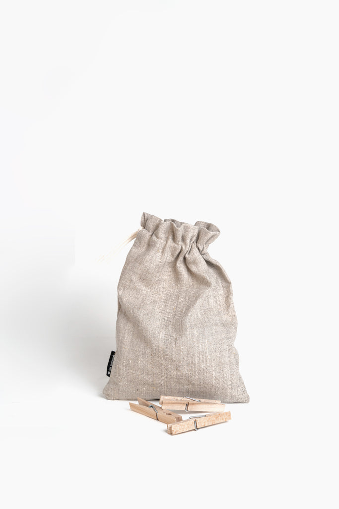Wooden Clothes Pegs in Linen Bag