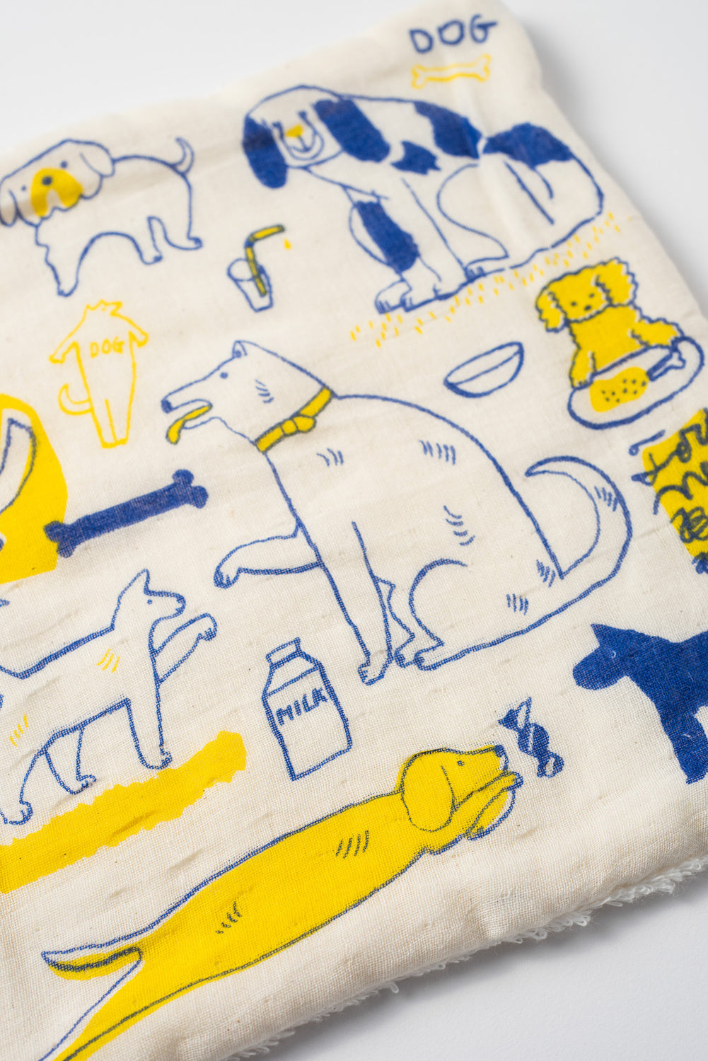 Toraneko Bonbon Cotton Gauze Handkerchief with Dog