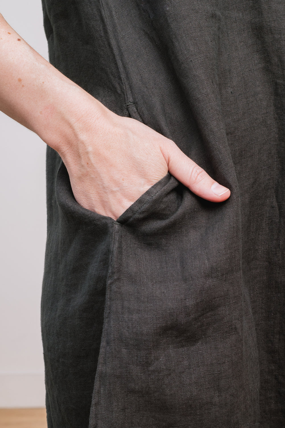 Short Sleeve Linen Dress Raven